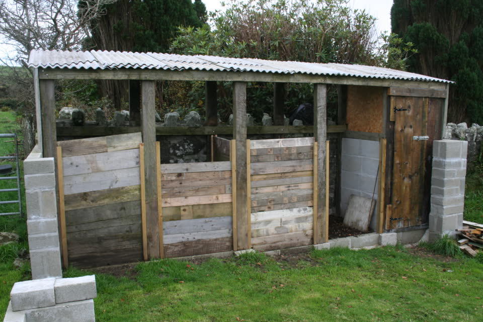 Bays fitted with wooden slats