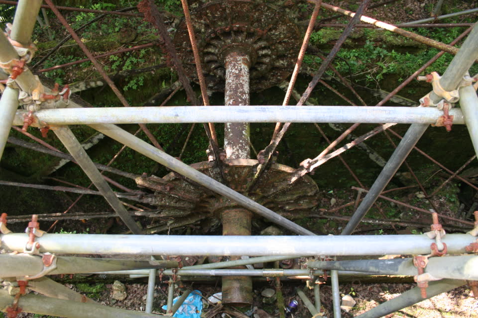 Lower water wheel